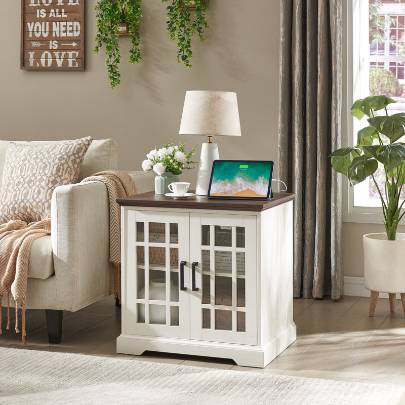 Table de bout Farmhouse Square avec station de charge et tablette de rangement réglable, Vert, Bois brun