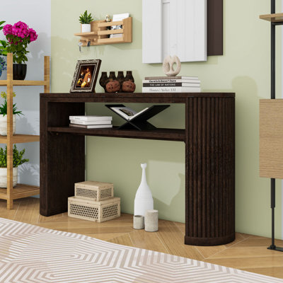 Console rustique ovale avec pieds cannelés, tablette de rangement ouverte et dossier fini pour vestibule ou canapé