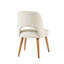 Ensemble de chaises d'appoint élégantes et confortables pour une expérience culinaire confortable.