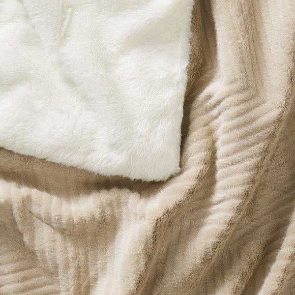 Brooklyn Loom Luxe Chevron 50x70 Throw