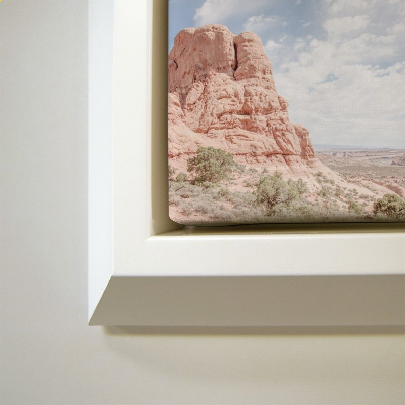 «Day Hike I» par Elizabeth Urquhart - Impression sur toile, H 40 po x l 40 po, Blanc