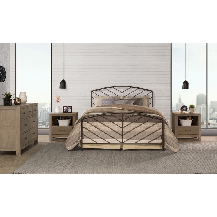 https://assets.wfcdn.com/im/23955342/resize-h755-w755%5Ecompr-r85/6570/65701732/Pemberton+Heights+Metal+Headboard.jpg