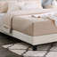 Lit en blanc et grand lit-621125964
