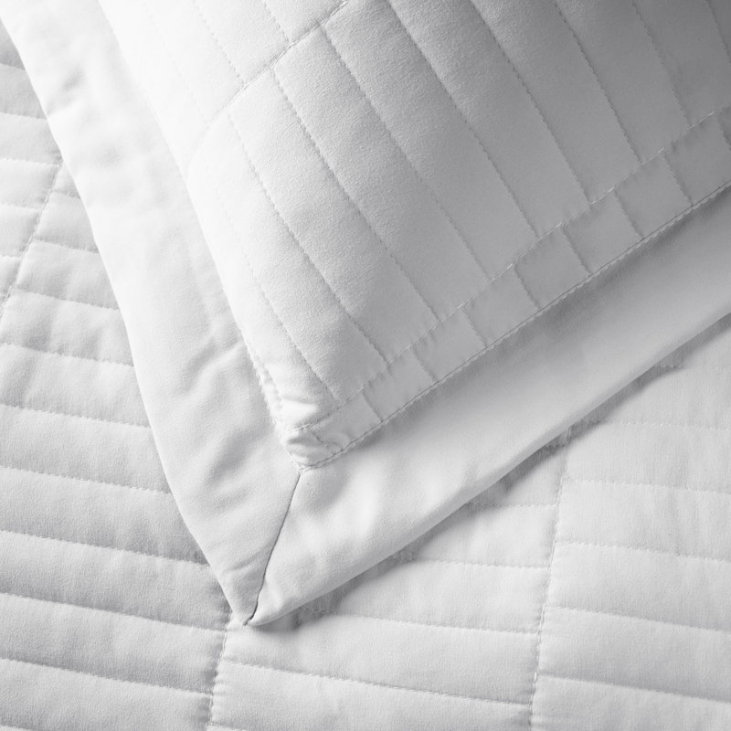Codora Two-Tone Reversible 3pc. Quilt Set with Shams, White/White, King Quilt