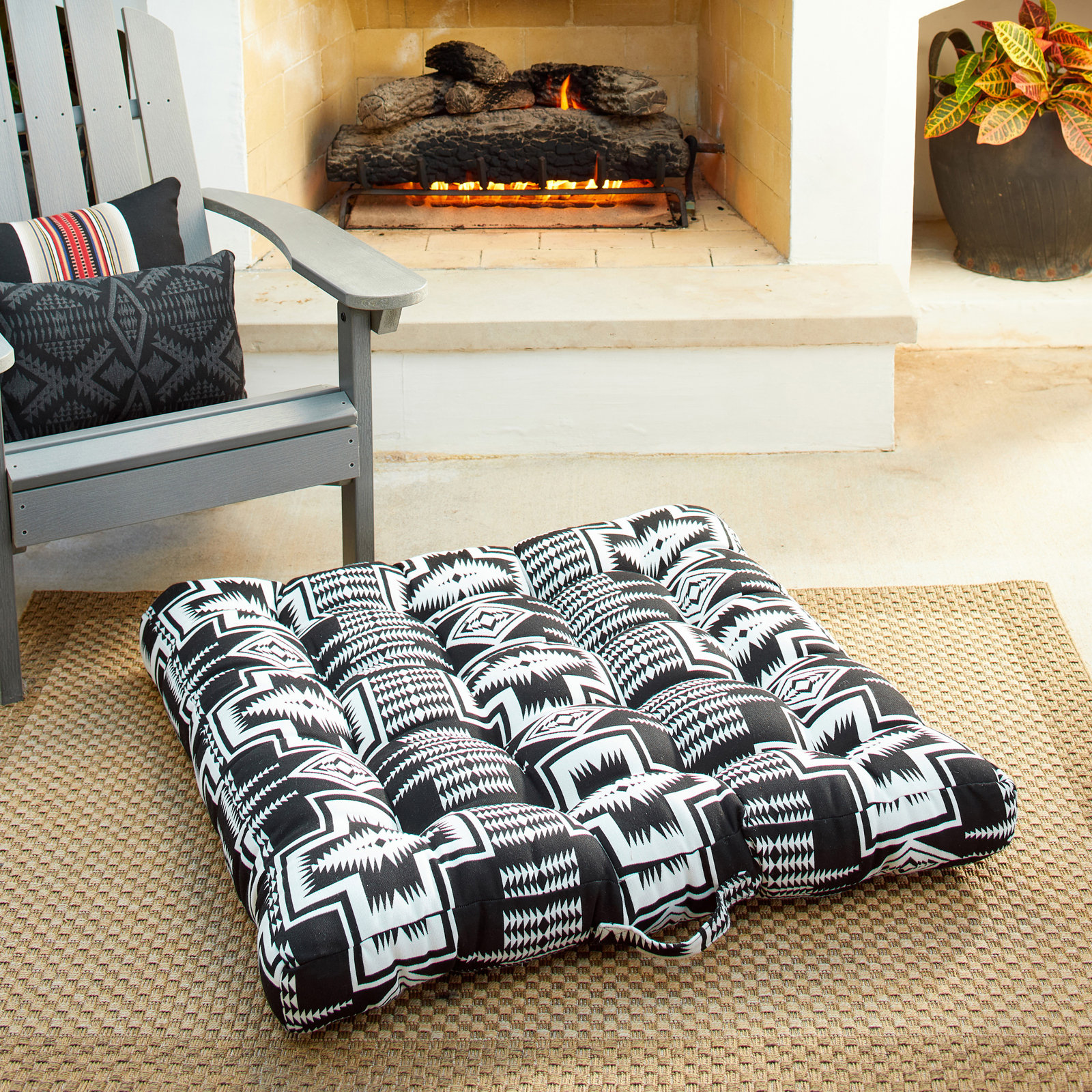 Sunbrella Outdoor Geometric Tufted Floor Pillow Single, Black/White Geometic Shapes
