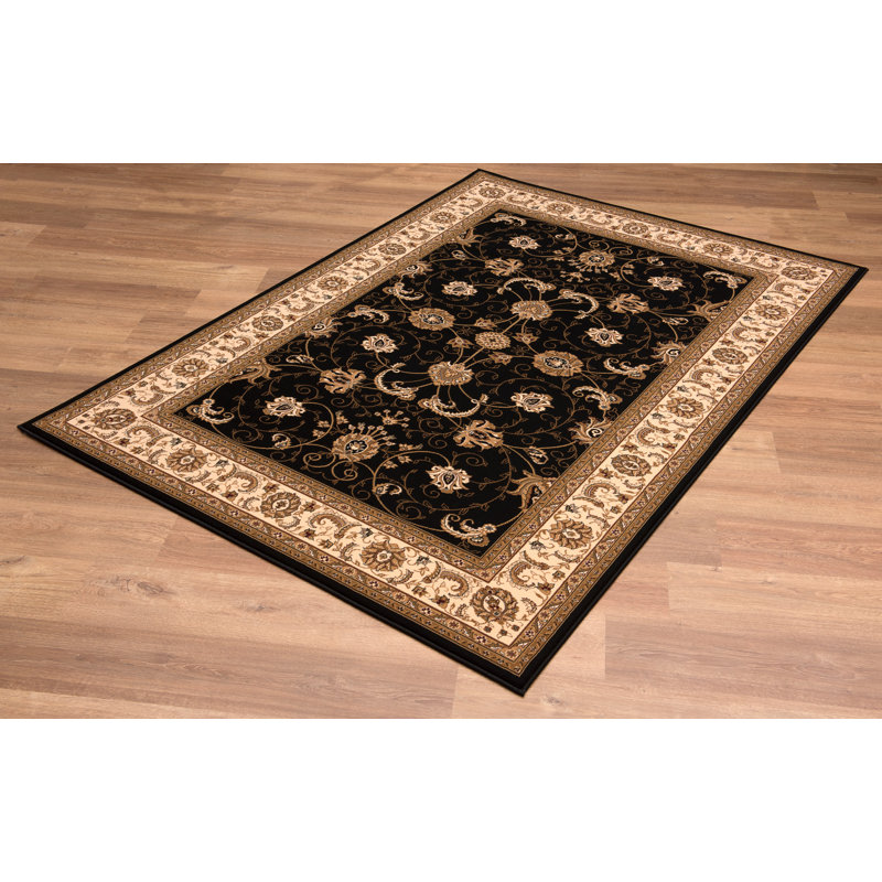 Aqila Oriental Indoor Rug, Rectangle 7' x 9'