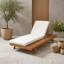 Chaise longue d'extérieur en bois avec coussin-133231176