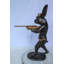 Statue en bronze de carabine tenant un fusil 22 po x 13 po x H 35 po