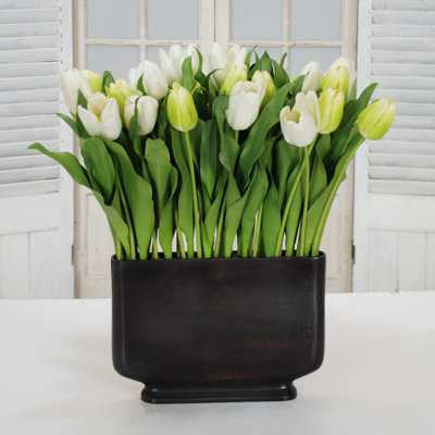 Arrangement floral à tulipes en vase
