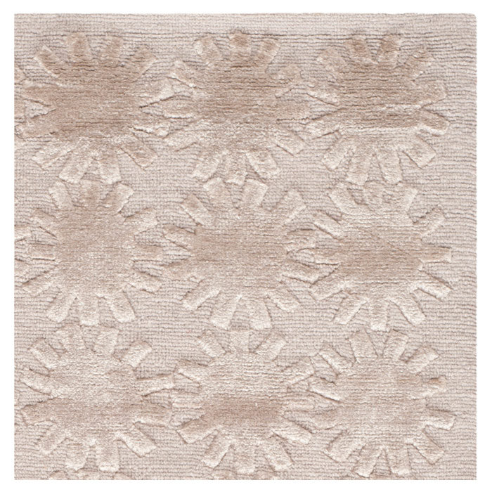 Silk and Wool Geometric Indoor Rug, 7 pi 9 po x 9 pi 9 po