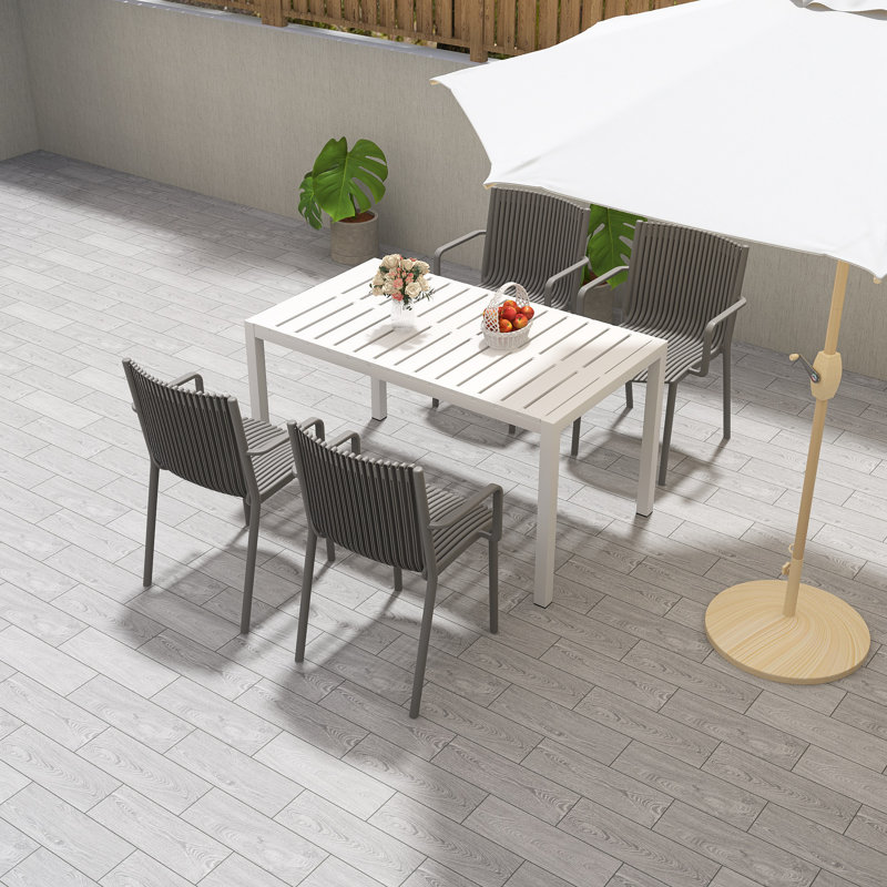 Ensemble de 4 chaises de piscine empilables - Chaises longues toutes saisons en polypropylène pour le jardin, le patio, l'intérieur et l'extérieur (table non incluse)