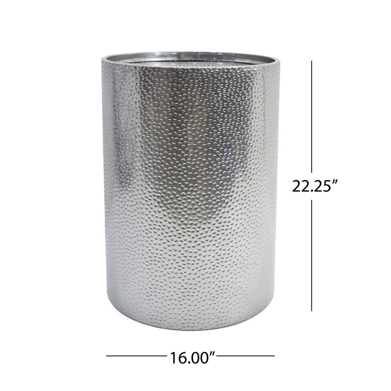 Table d'appoint à la mode en métal, texture martelée, structure en fer, P 15,61 po x l 21,65 po, sans assemblage, structure en argent