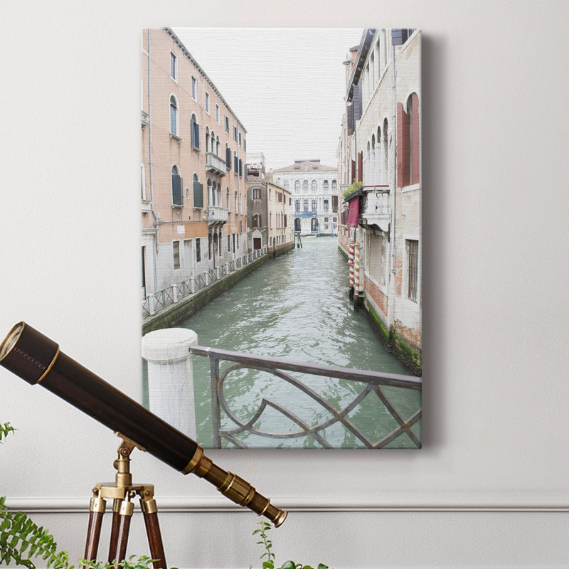 Venice Canal I - Photographie sur toile tendue, H 36 po x l 24 po x P 1 po