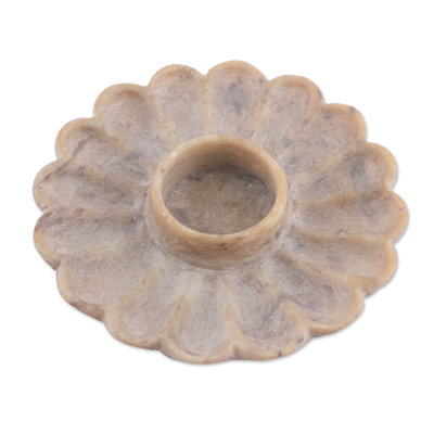 Porte-bougie en pierre à savon Novica