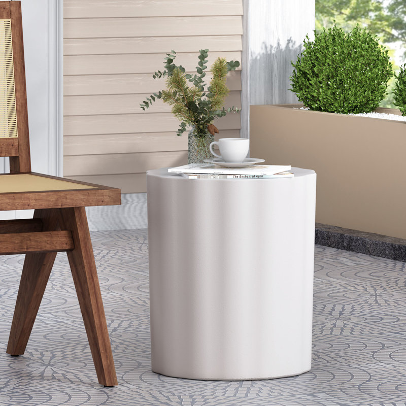 Table de bout d'extérieur en béton léger - Moderne, polyvalente, l 15,51 po x P 15,51 po, H 17,97 po, blanc antique, look moderne sans effort, sans assemblage, design gracieux