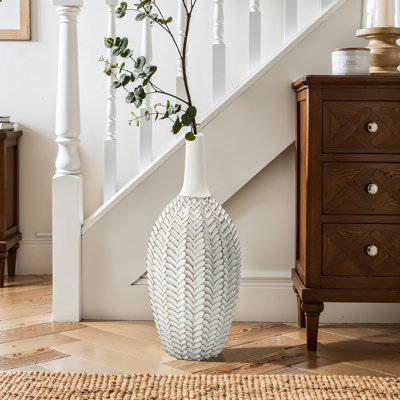 Modern Textured Resin Vase, Sculptural Leaf Pattern Decorative Table Vase