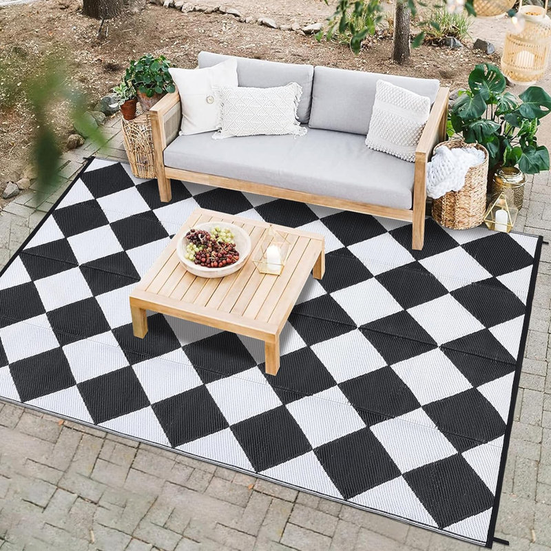 Outdoor Plastic Straw Rug – Waterproof Checkered Patio Rug with Non-Slip Backing, Modern Geometric Design for Backyard, Balcony, Camping, Picnic