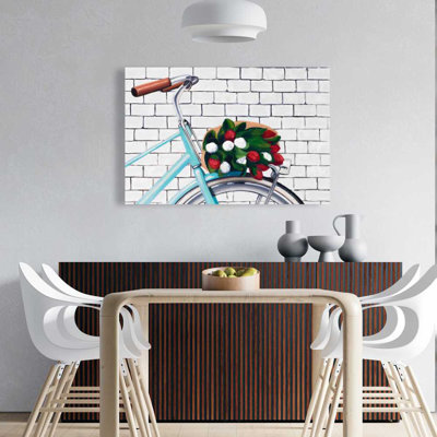Vélo avec un bouquet de tulipes | Décoration de bureau rétro