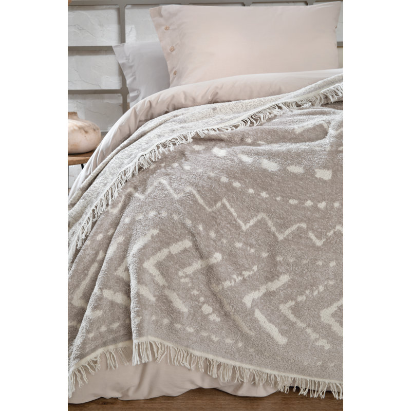 Polyester Jacquard Chevron / Zig Zag Coverlet, Queen Coverlet, Beige