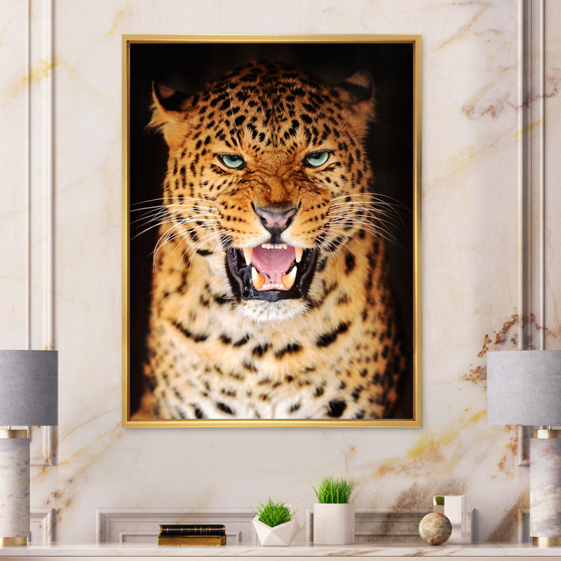 Portrait d'un léopard I - Photographie sur toile, Cadre flottant doré, H 44 po x l 34 po