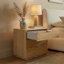 Table de chevet rustique en bois massif à 3 tiroirs avec panneaux de porte sculptés et poignées en acier inoxydable-514407260