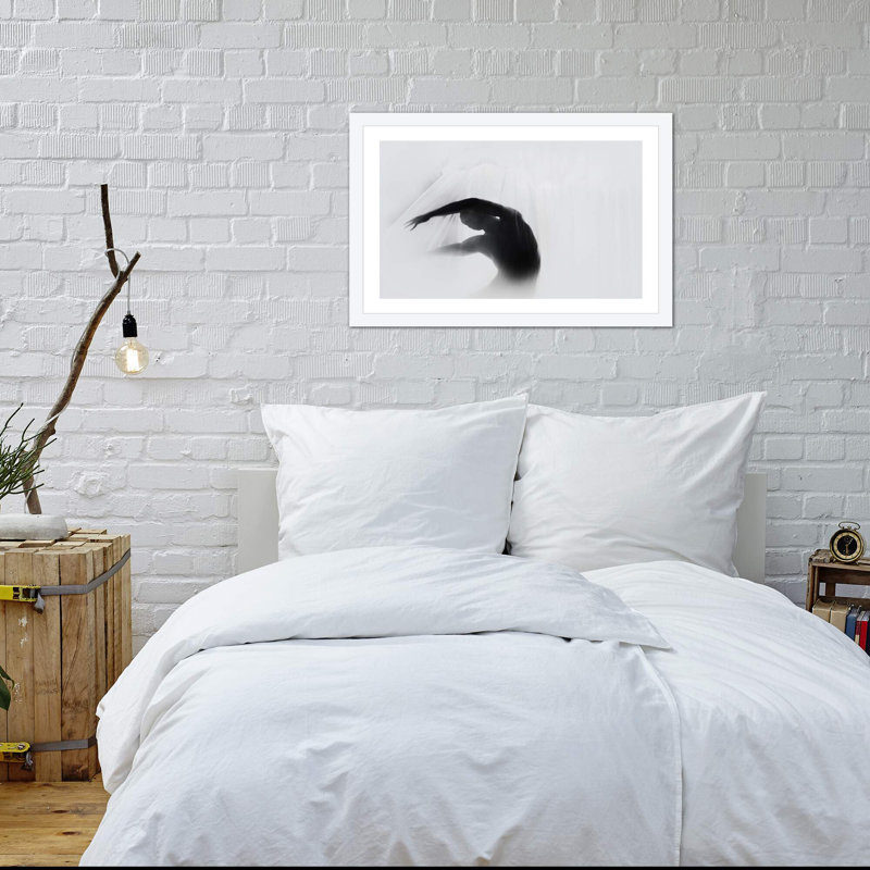 « the danse of silence », impression sur toile, H 16 po x l 24 po x P 1 po, Papier avec cadre blanc