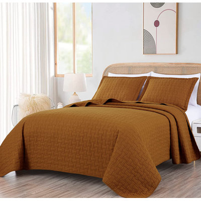Pre-Washed Basketweave Embroidered Cotton Quilt Set