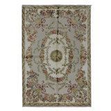 Hand Knotted Area Rug in Gray And Ivory