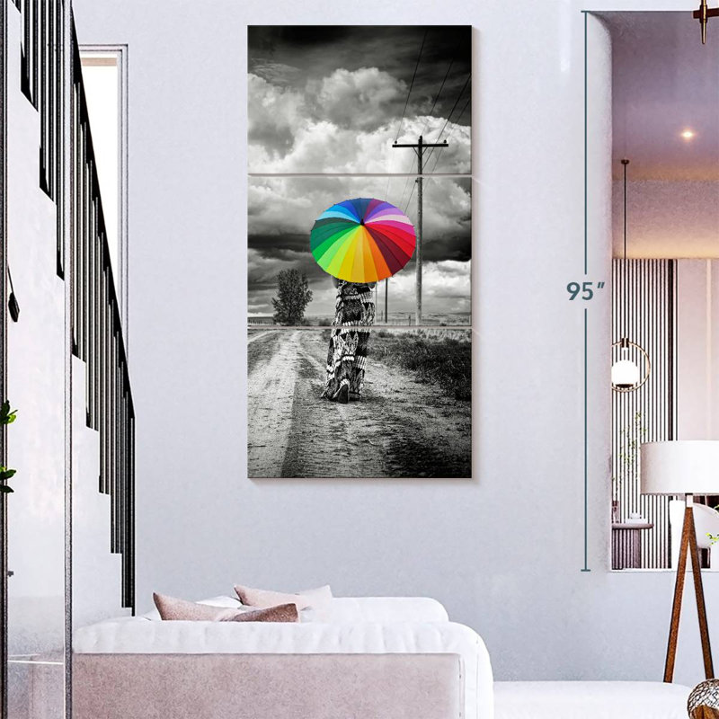 Femme au parapluie, H 27 po x l 12 po