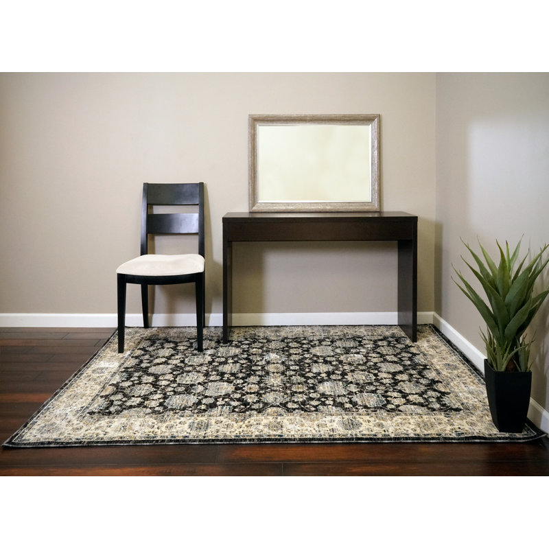 Ngo Oriental Indoor Rug, Rectangle 3'6" x 5'6"