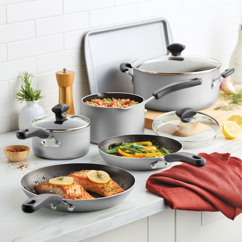 Silver Nonstick Aluminum 15-Piece Cookware Set with Baking Pan