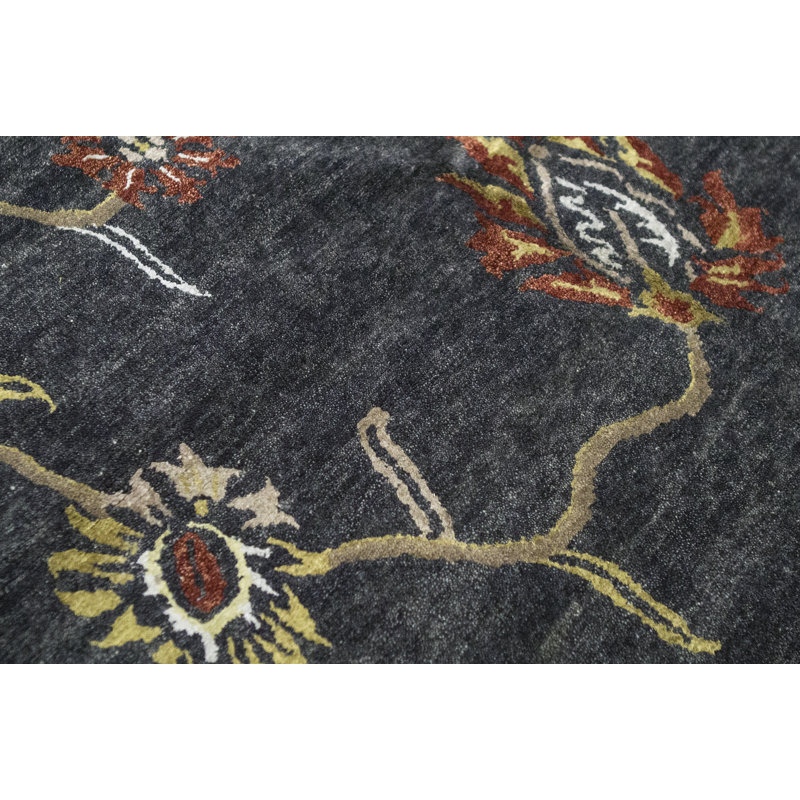 Himalayan Floral Area Rug in Black/Beige/Brown