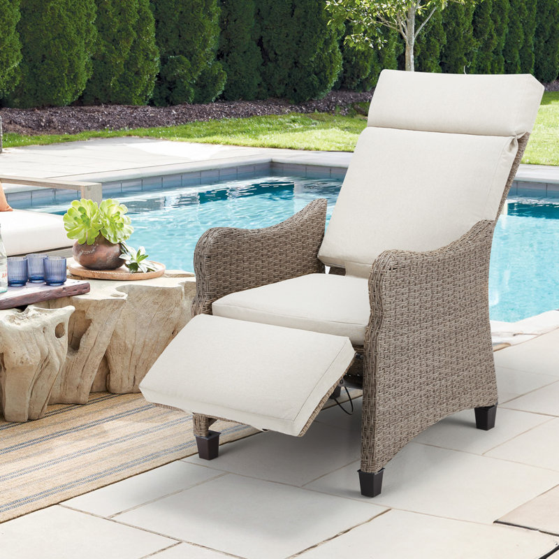 Bayview Wicker Outdoor Recliner Chair, White