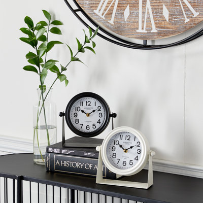 Quartz movement / Crystal Clock in Black