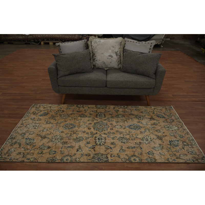 Élégant tapis turc vieilli 4 x 7