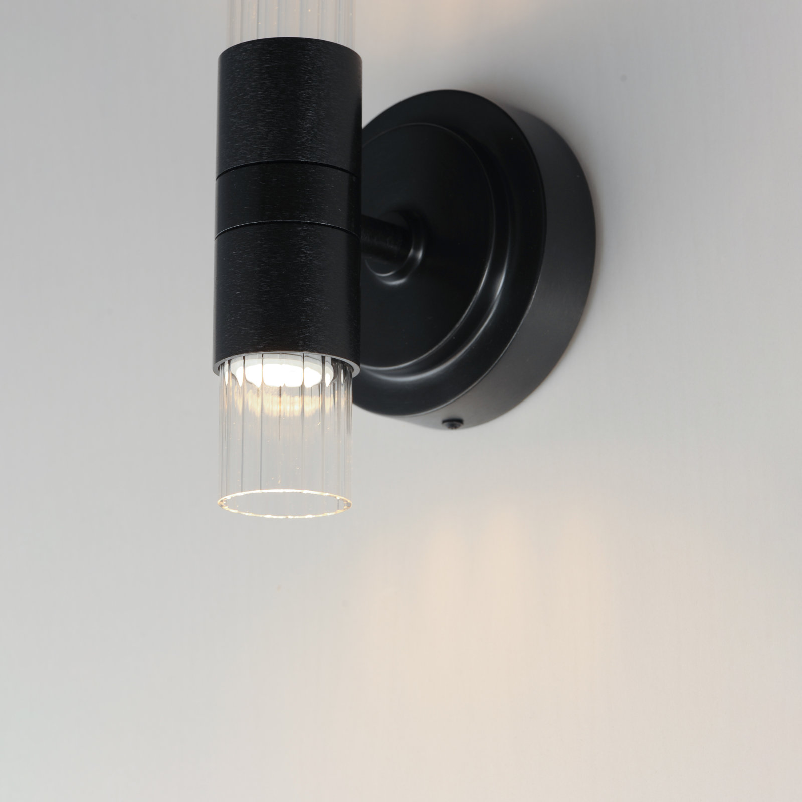 Cyndi 2-Light Wallchiere, Black