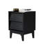 Table de chevet moderne de style Mid-Century en noir, design biseauté rétro avec pieds en bois massif-433424320