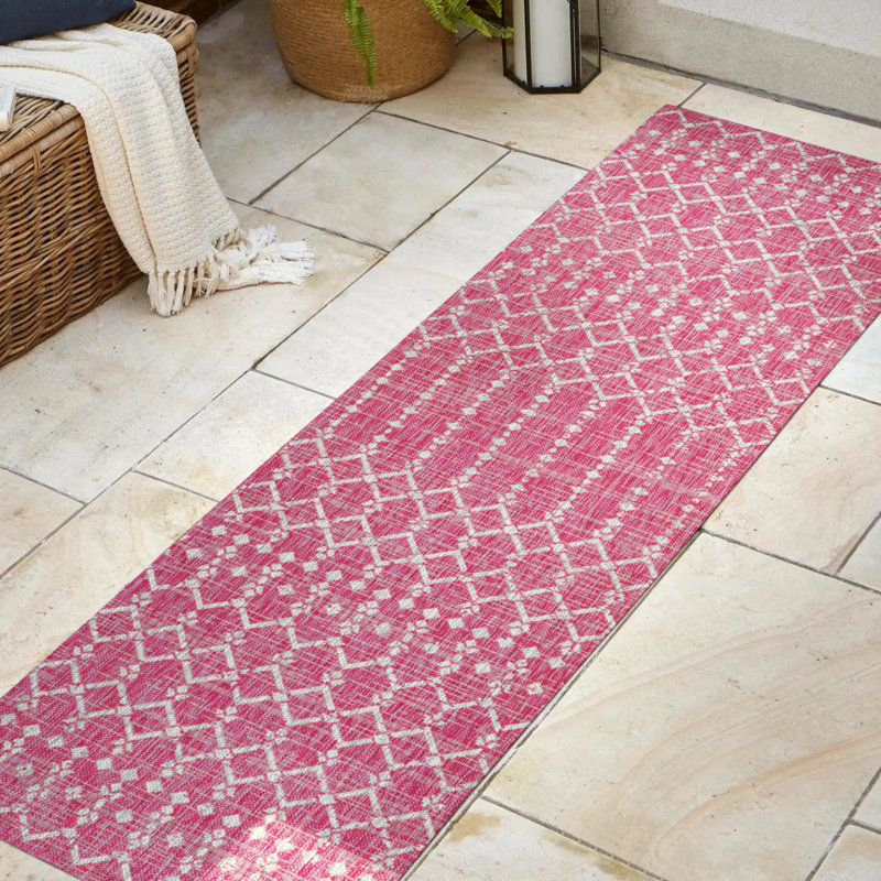 Tapis d'intérieur / extérieur Crompton, Fuchsia / gris pâle, Tapis de couloir 2 pi 2 po x 10 pi