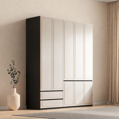Garde-robe simple et haut de gamme