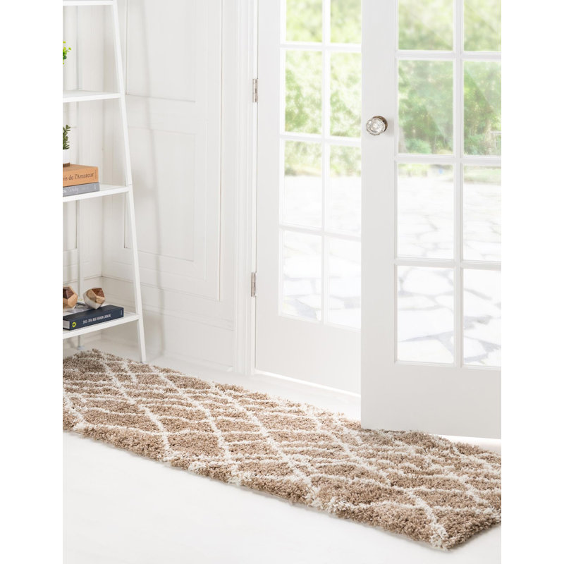 Tapis géométrique en polypropylène tissé à la machine brun / ivoire, Tapis de couloir 2 pi 7 po x 10 pi