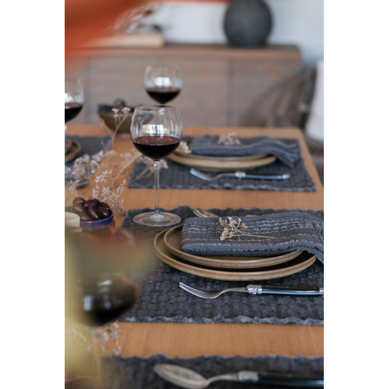 Wren 50% Linen, 17% Cotton, 16% Acrylic, 17% Rayon Rectangle Placemats, Black