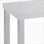 Table basse blanche brillante et chromée pour le salon, la surface durable et le style sophistiqué