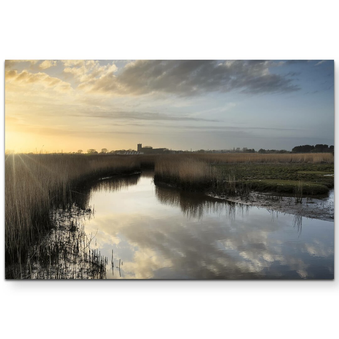 Leinwandbild Sumpflandschaft mit wolkigem Sonnenuntergang