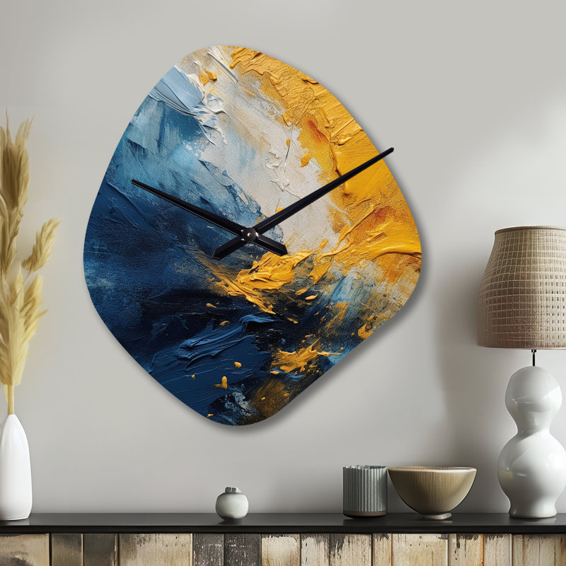 Macia Blue and Yellow Intuitive Expressions II - horloges murales asymétriques abstraites en métal, horloge murale bleue