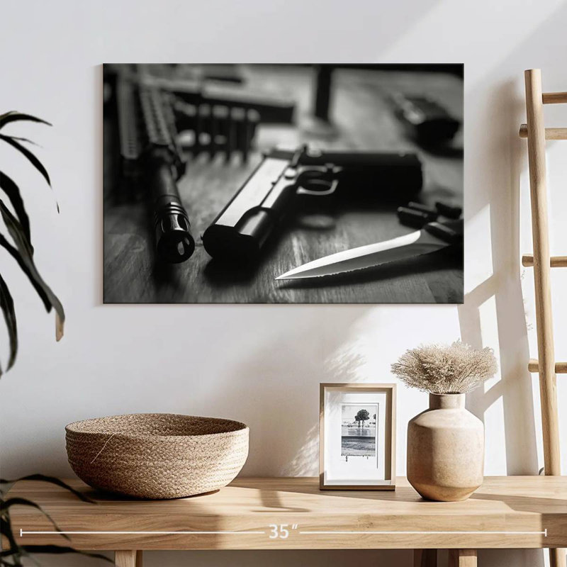 Armes et couteau, H 8 po x l 12 po