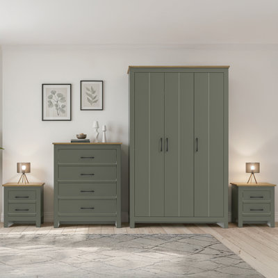 Alezae 4 Piece Bedroom Set