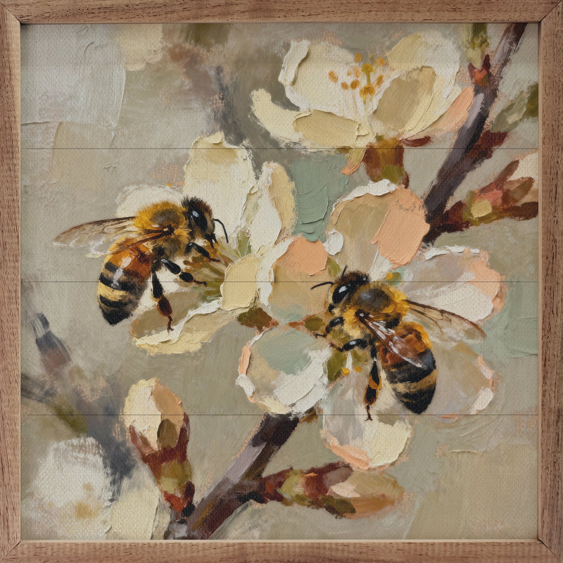 Two Busy Bees Flower Buds, H 12 po x l 12 po