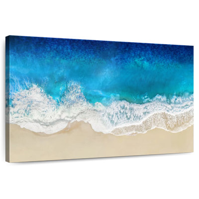 Gillard, vagues de l'océan turquoise d'en haut