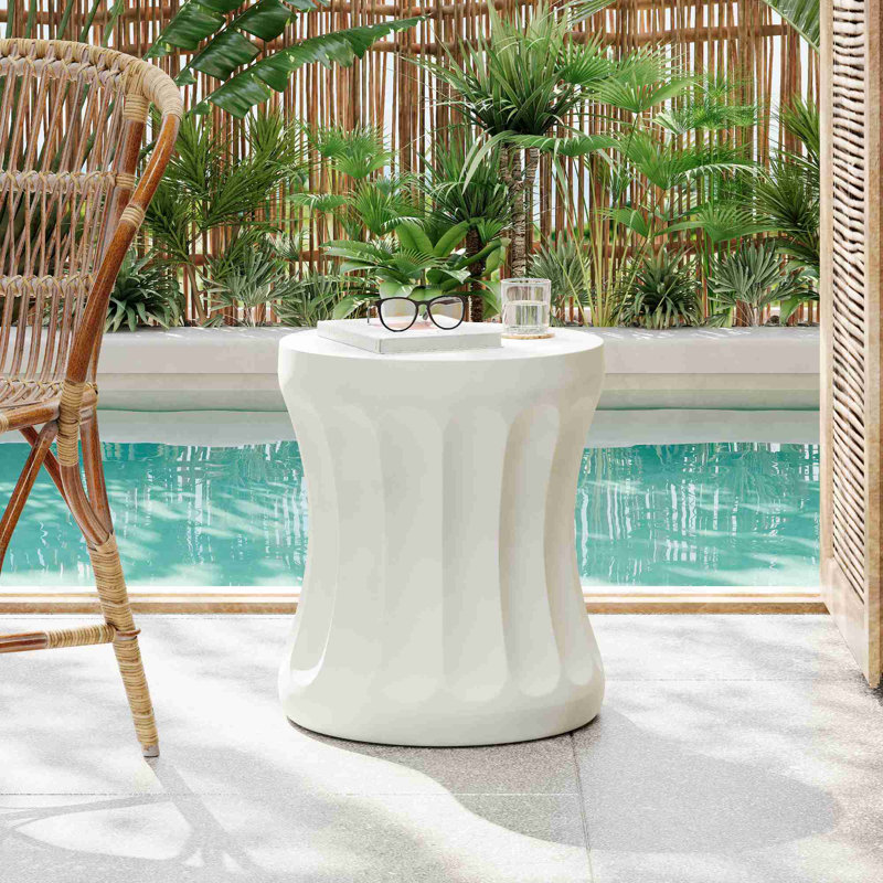 Table d'appoint d'extérieur en béton moderne