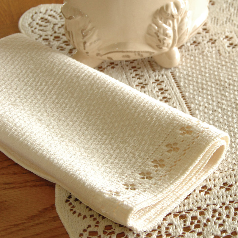 Serviette en coton 17 po Portia Classic, Écru